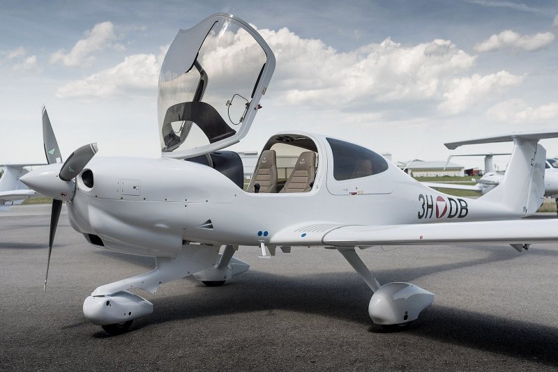 Самолет Diamond da-40