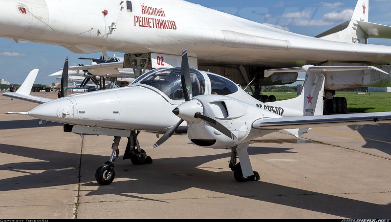 Самолет Diamond da-42t