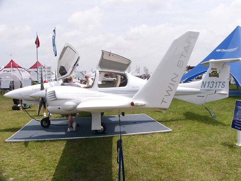Самолет Diamond da-42t