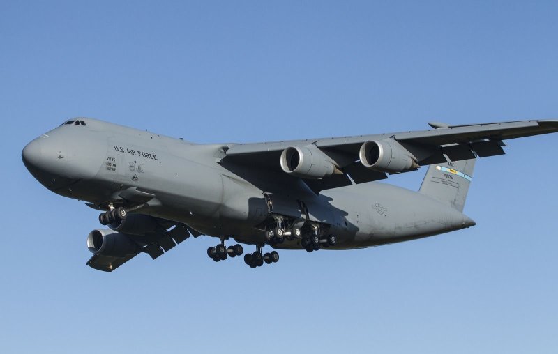 C5 Galaxy самолет