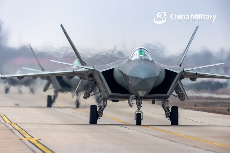 J-20 истребитель