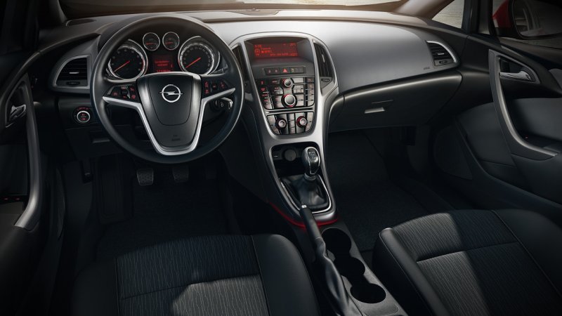 Opel Astra 2014 салон