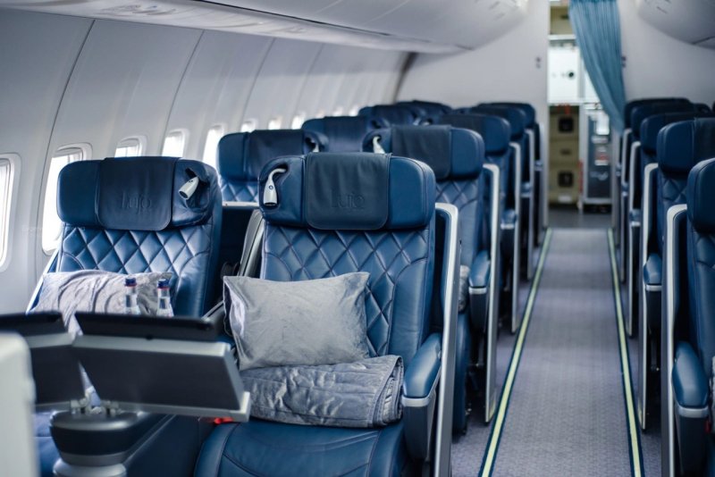 757-200 Azur Air салон