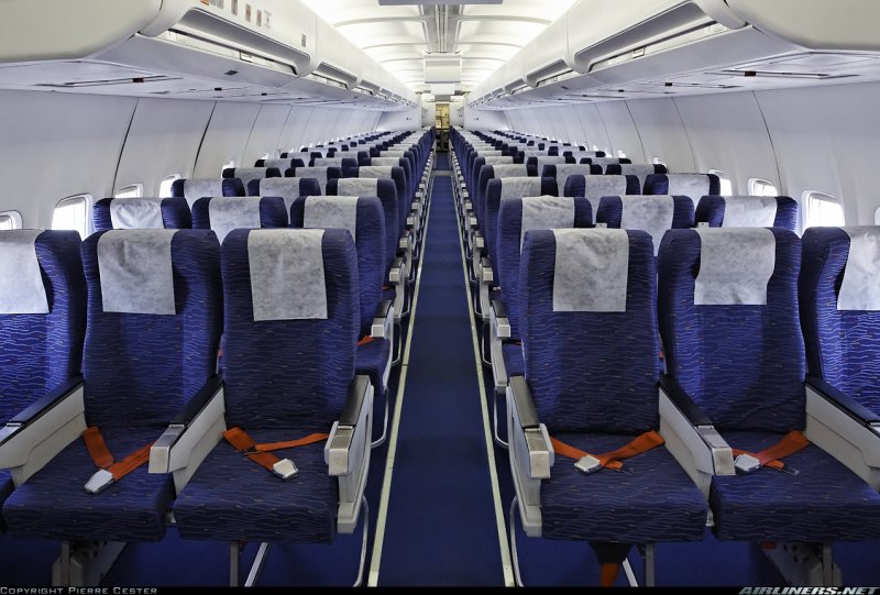 Boeing 757-200 салон