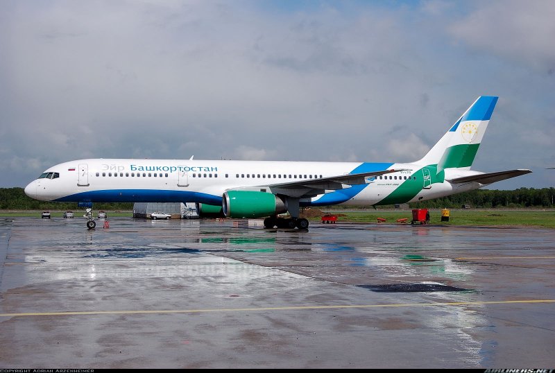 Узбекистан АИР Боинг 757-200