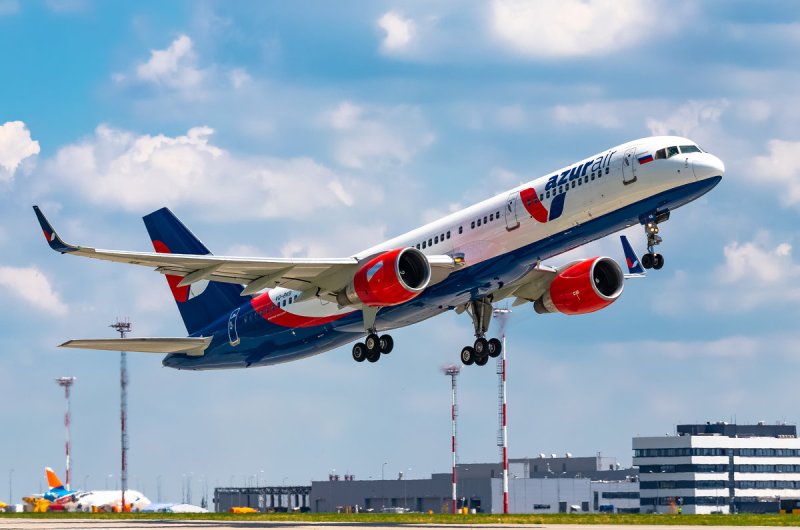 Боинг 757 Азур