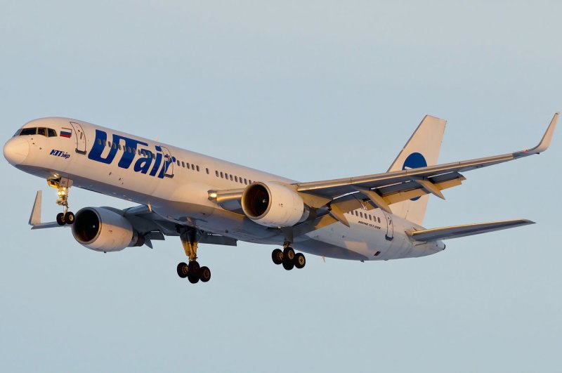 Боинг 757-200 ЮТЭЙР