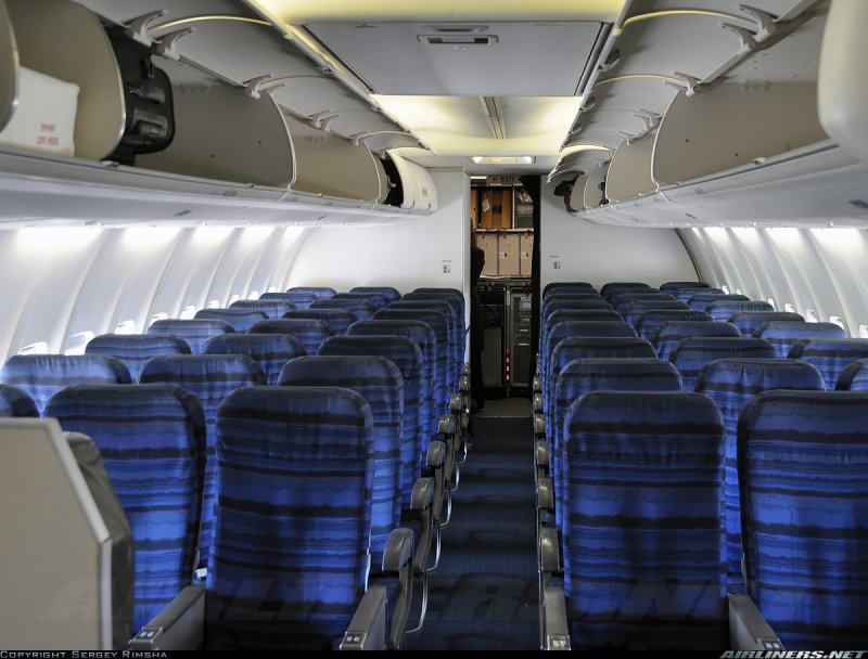 Boeing 757-200 салон