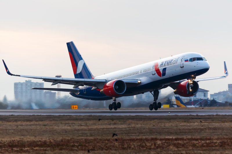 B 757 200 Azur Air