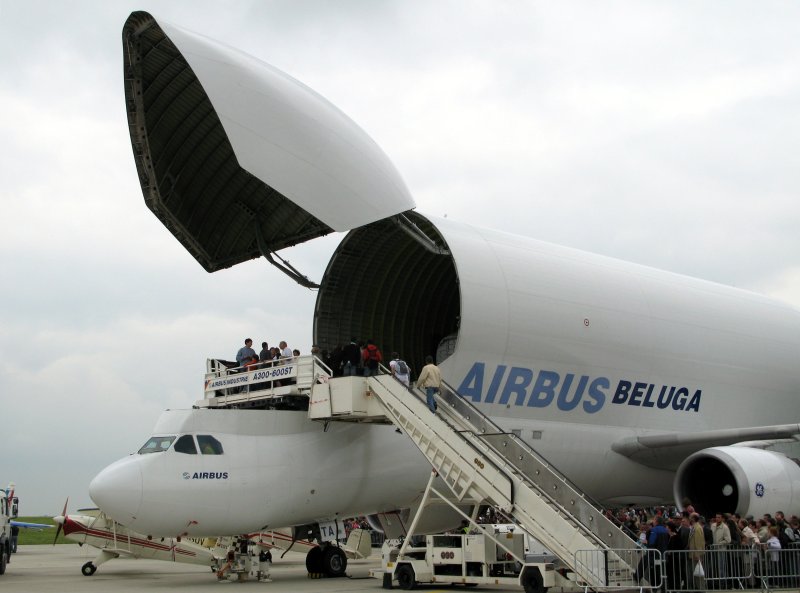 Грузовой самолет Airbus a300-600st Beluga