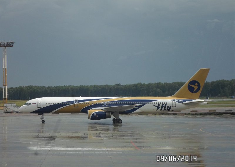 Самолет Боинг 757-200
