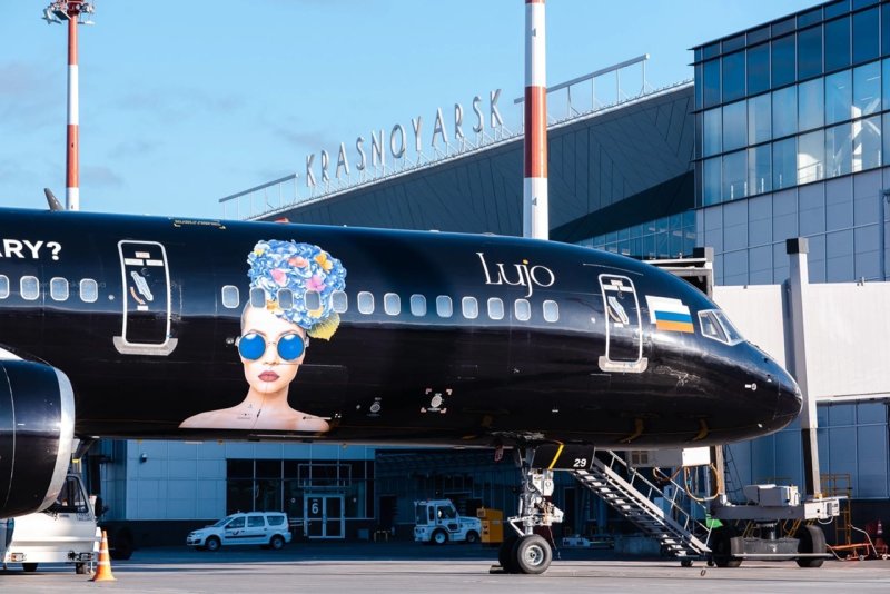 Boeing 757-200 Black Jet