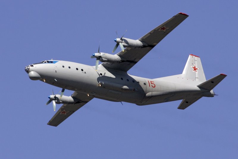 Самолет АН 12
