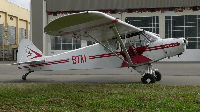Piper Cub самолет