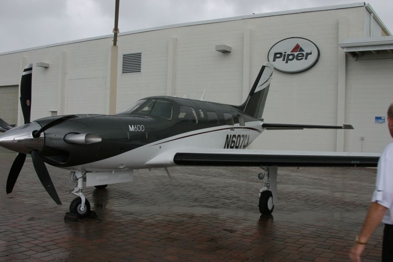 Piper m 600 Black