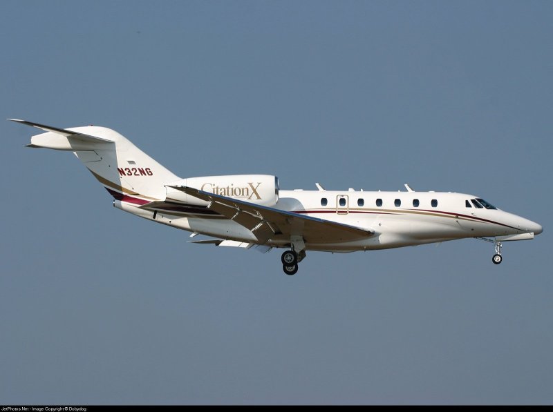 Самолет n6974b
