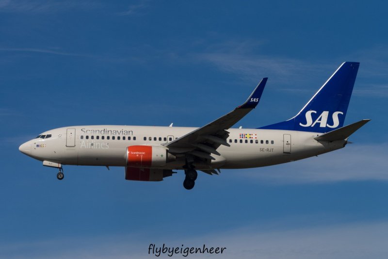 Боинг 737 1000