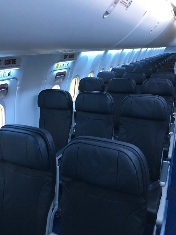 Boeing 737-800 Max салон