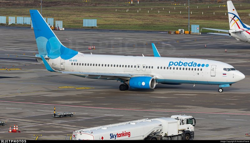 VQ-BTS Pobeda Boeing 737-800