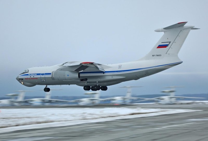 Ил-76 военно-транспортный самолёт