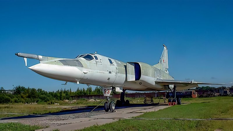 Ту-22м2 сверхзвуковой самолёт