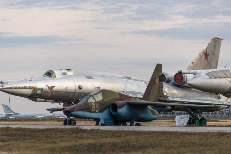 Самолет ту 22 в Энгельсе