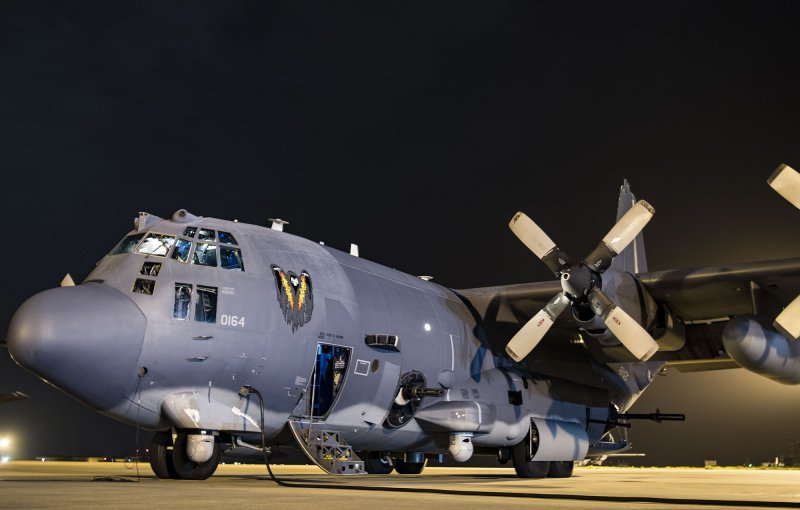 Американский самолет AC 130u