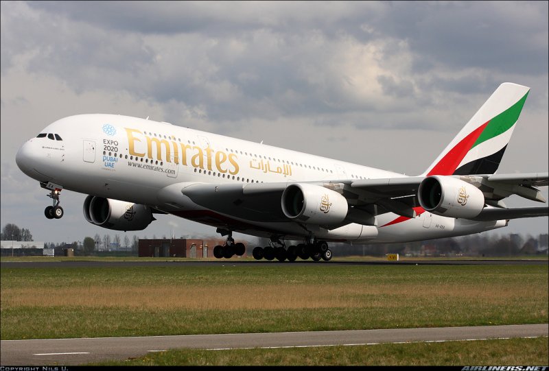 Самолёт Airbus a380
