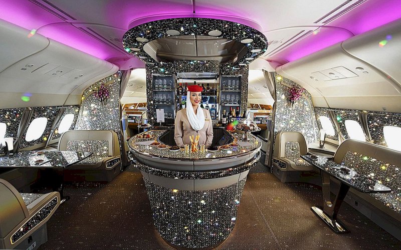 Самолет Emirates a380 салон