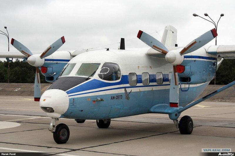АН-28 пассажирский самолёт