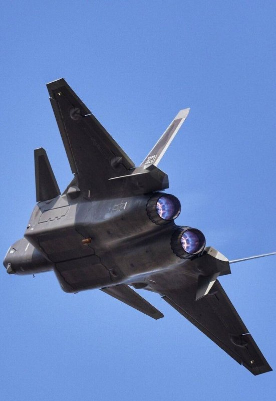 J-20 истребитель пятого поколения