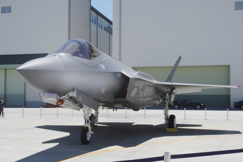 F 35 Японии