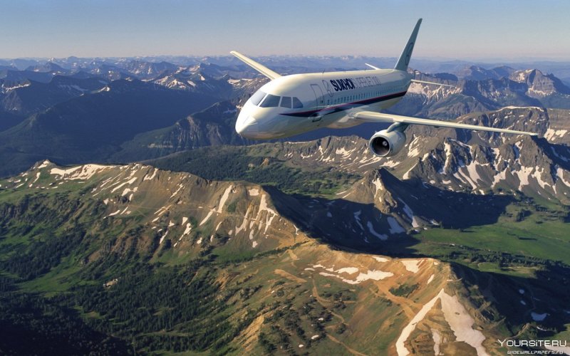 Самолет над горами