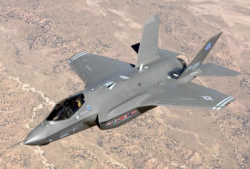 F-35 палубный США защита фонаря кабины