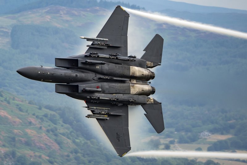 F 15 Eagle истребитель
