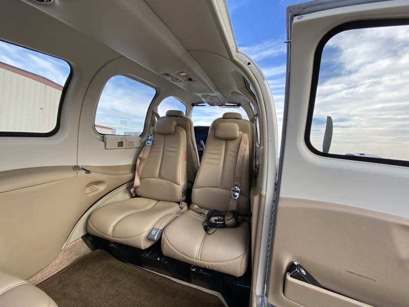Beechcraft Baron g58 салон