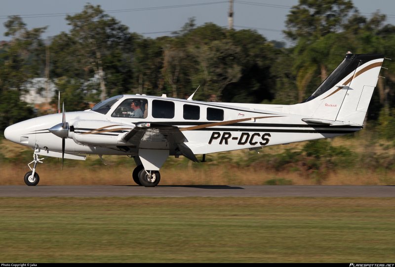Beechcraft b58 Baron похожие