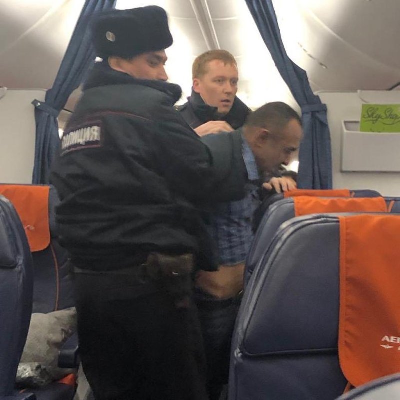 Дебоширы на борту самолета