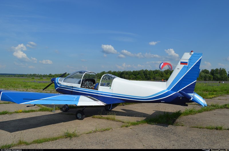 Zlin z-142