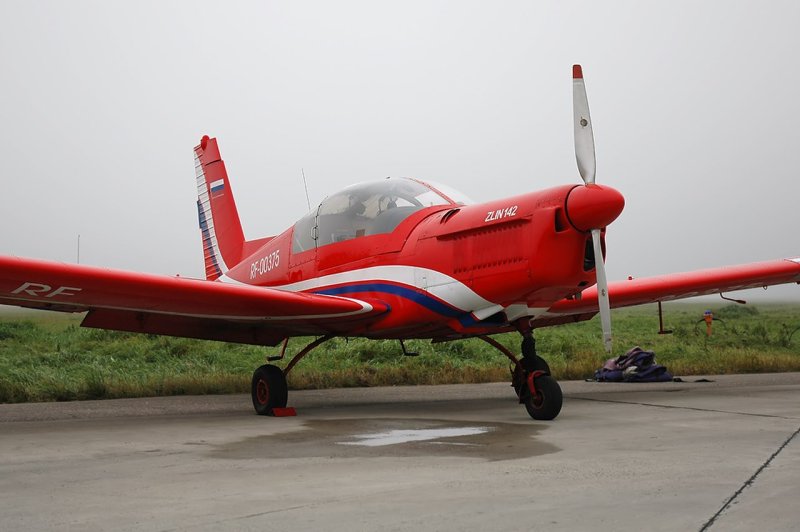 Zlin z-142