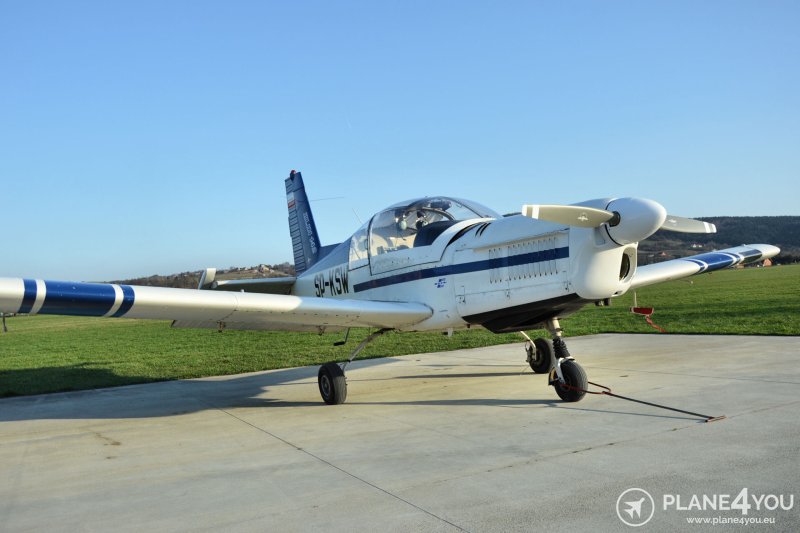 Злин-142 ra-2045g