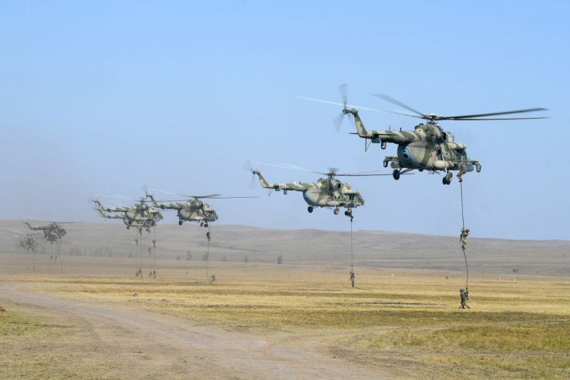 Военные учения вертолеты