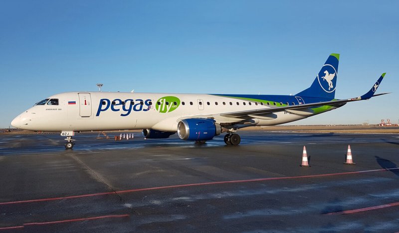 Самолет Embraer EMB 190 EMB 195
