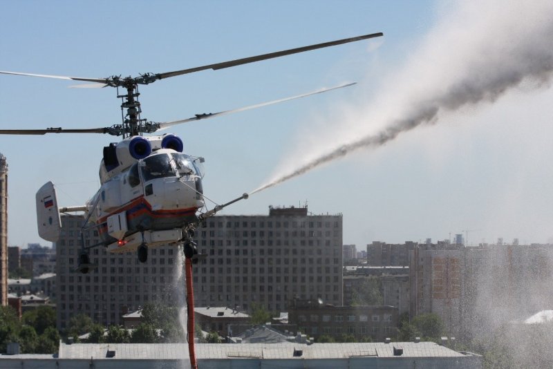 Вертолет над МКАДОМ