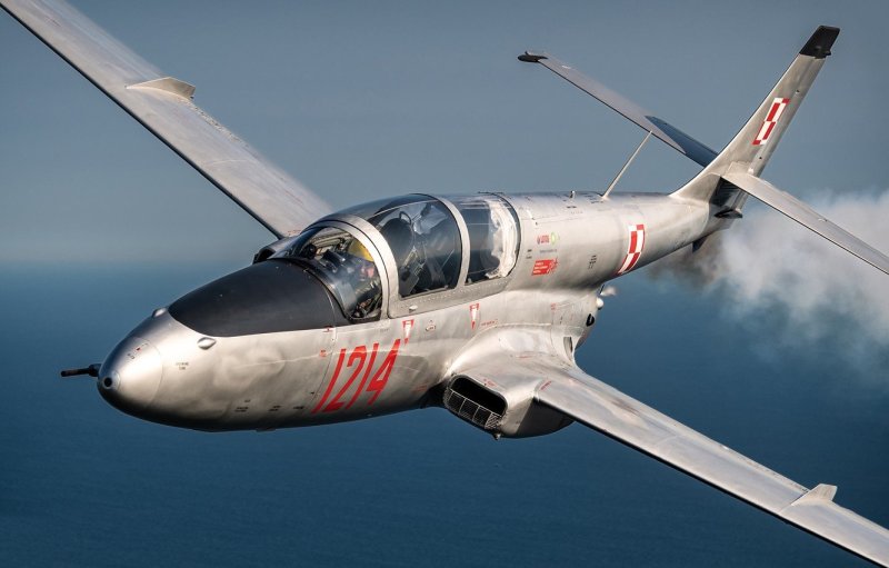 TS-11 Iskra