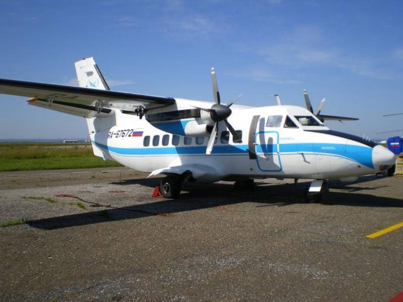 Двухмоторный самолет л-410