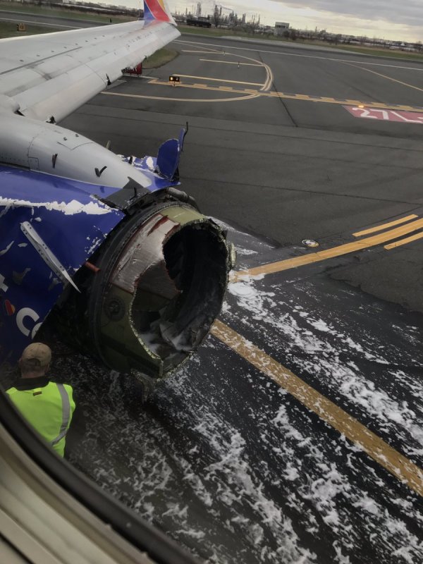 Двигатель Boeing 737
