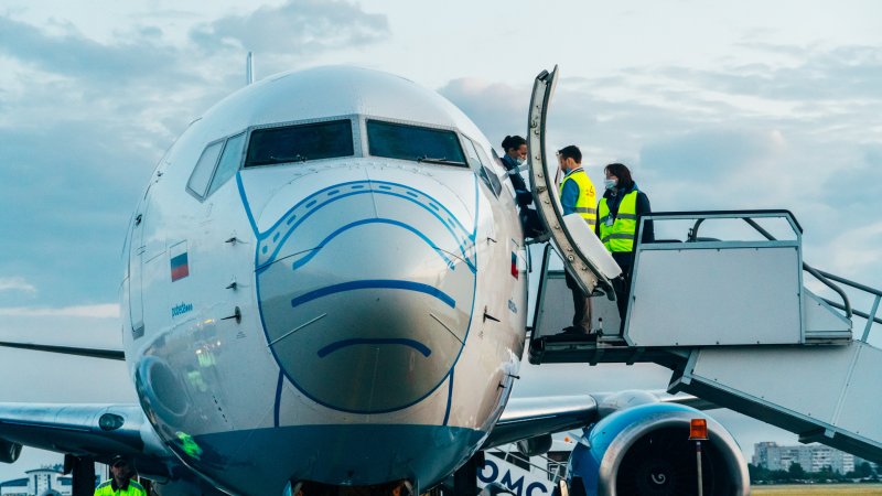 Самолет Омск Москва