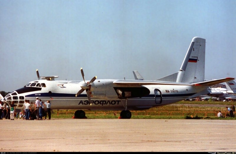 АН-24 пассажирский самолёт