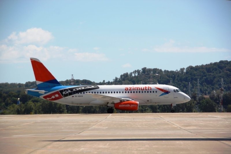 Самолет Sukhoi Superjet